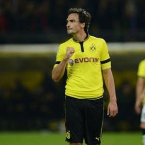 Dortmund sweat on Hummels, Gundogan