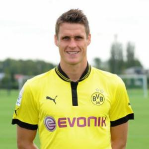 Dortmunds Kehl to play Real with mask