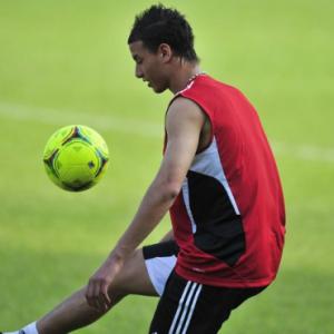 Arsenals Chamakh joins West Ham on loan
