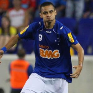 West Ham sign Brazilian striker Wellington