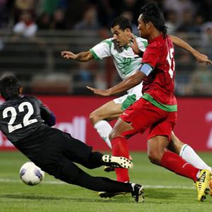 Rival Indonesian football leagues to resolve row