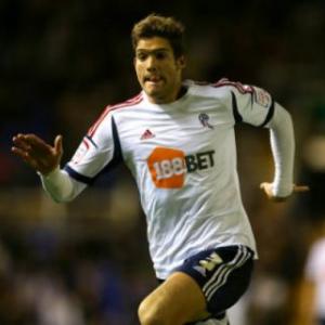 Fiorentina sign Alonso from Bolton