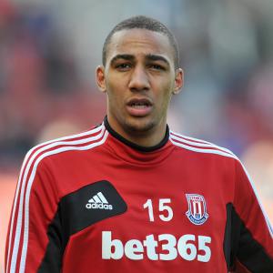 Stoke midfielder Steven Nzonzi submits transfer request