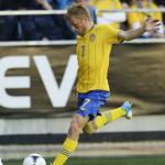 Larsson happy to be underdogs for England