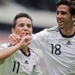 Rising star Khedira extends Stuttgart contract