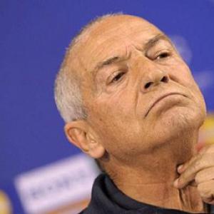 Porto coach Jesualdo Ferreira banned from touchline against Manchester United