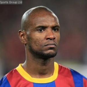 PSG eye Barcelonas Abidal - report