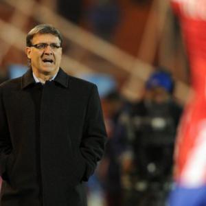 Paraguay coach Martino steps down