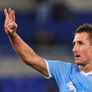 Klose aims for Ronaldos record at 2014 W. Cup