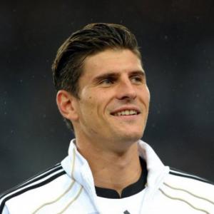Gomez up for battle with Klose for number one spot
