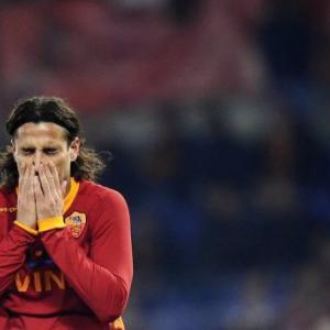 Osvaldo suspended over Lamela punch