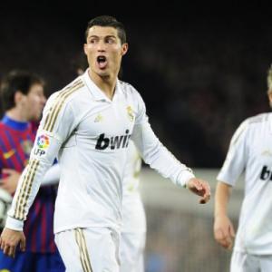Real bid to pile on pressure as injuries hit Barca