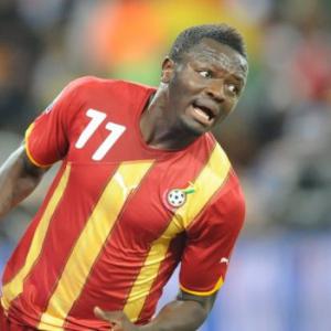 Ghanas Muntari makes cross-Milan switch